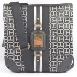 Brand new with tags Tommy Hilfiger crossbody!